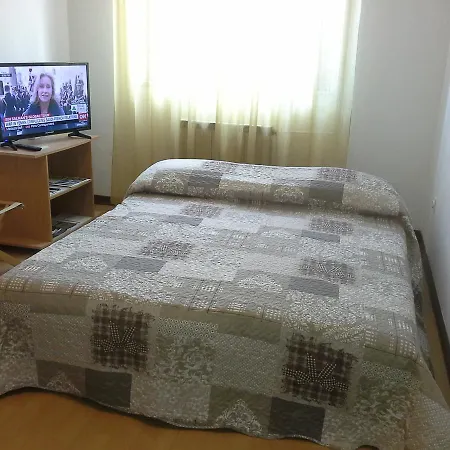 Liliana Apartman *